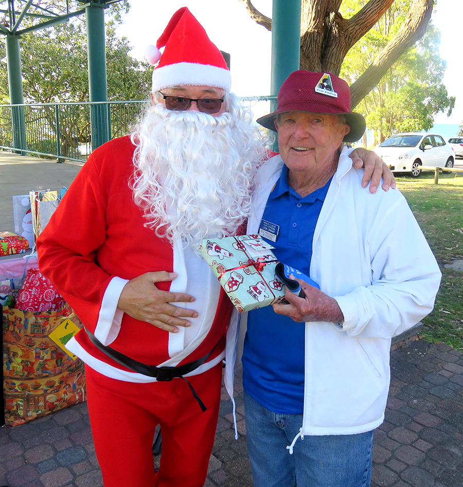 Santa with Leon Lindsay.