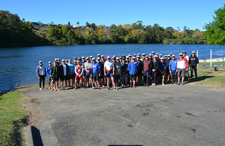 SURFBOAT CREWS: Australian River Rowers Event.